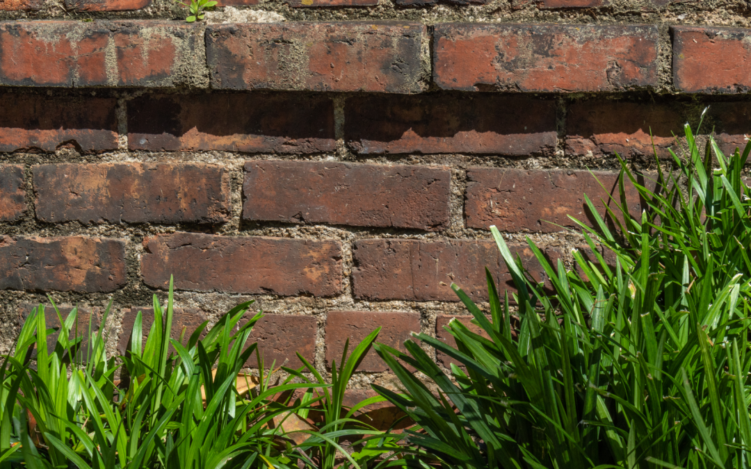 4 Problems That Neglected Retaining Walls Can Cause